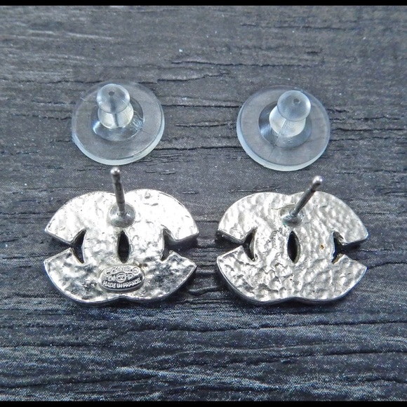 💯 Authentic CC Logos Rhinestone Earrings - Picture 3 of 5